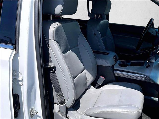 Used 2018 Chevrolet Tahoe LT w/ Luxury Package AWD/4WD image 9