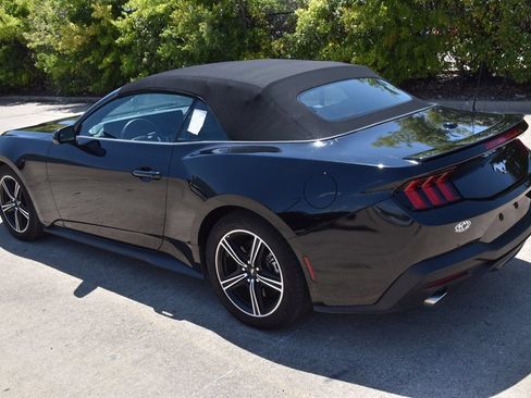 Used 2025 Ford Mustang Premium RWD image 9