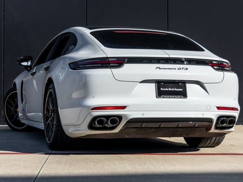 Used 2020 Porsche Panamera GTS image 3