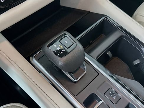 Used 2023 Nissan Pathfinder SL image 25