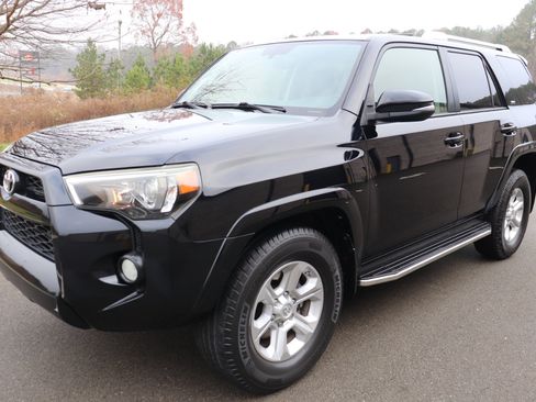 Used 2015 Toyota 4Runner SR5 Premium image 8
