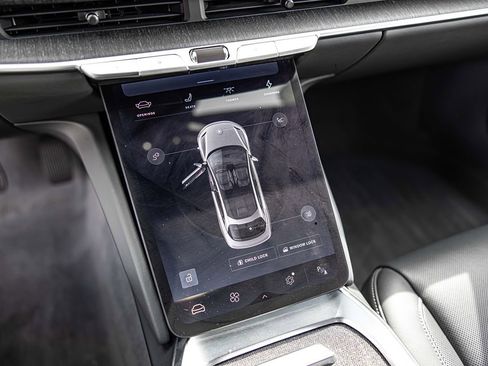 Used 2024 Lucid Air Pure RWD image 25