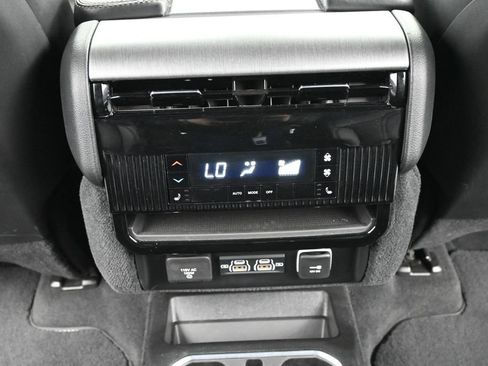 Used 2025 Jeep Wagoneer Series II AWD/4WD image 22
