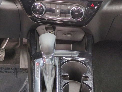 Certified 2025 Chevrolet Trax LT image 20