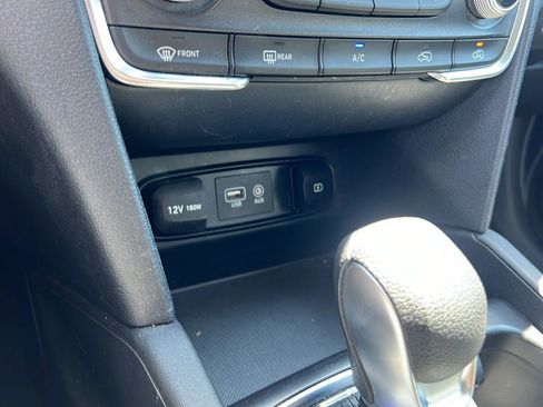 Used 2019 Hyundai Santa Fe SE AWD/4WD image 21