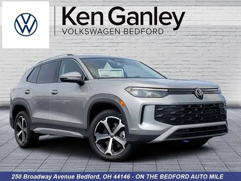 New 2026 Volkswagen Tiguan SE AWD/4WD image 1