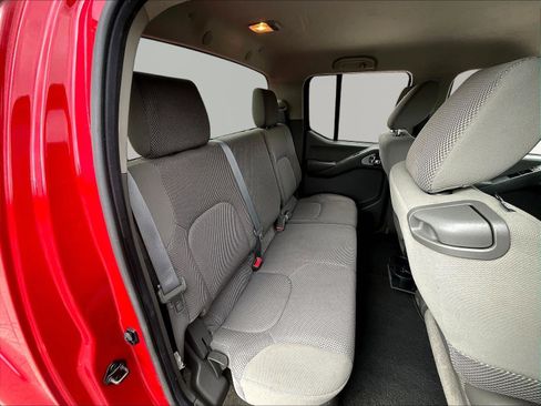 Used 2011 Nissan Frontier SV AWD/4WD image 24