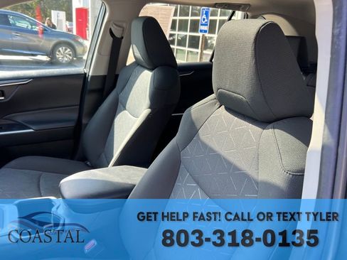 Used 2023 Toyota RAV4 XLE w/ Convenience Package image 11
