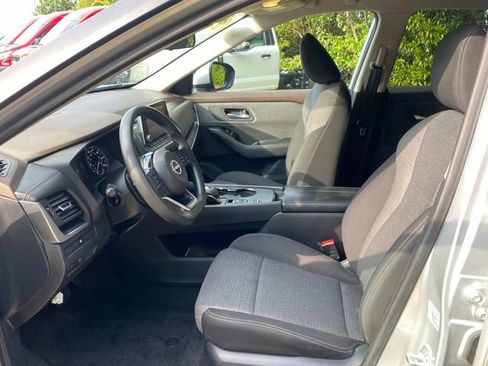 Used 2023 Nissan Rogue SV FWD image 11
