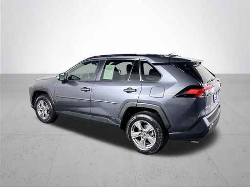 Used 2024 Toyota RAV4 LE AWD/4WD image 8