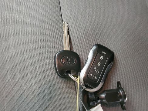 Used 2019 Toyota Tacoma SR image 26