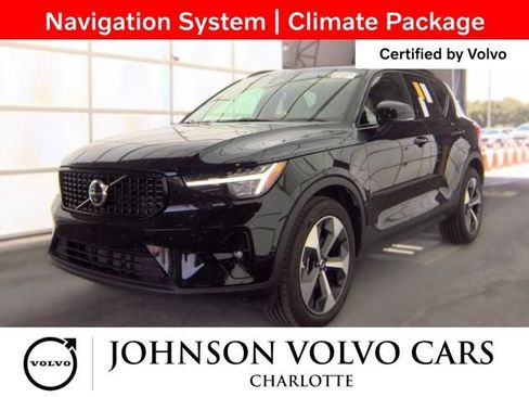 Used 2026 Volvo XC40 B5 Plus AWD/4WD image 3