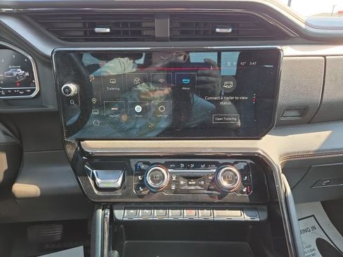 Used 2023 GMC Sierra 1500 AT4 w/ Technology Package AWD/4WD image 25