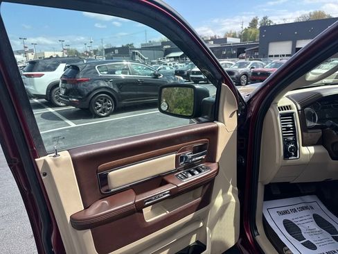 Used 2016 RAM 1500 Laramie w/ Convenience Group AWD/4WD image 10