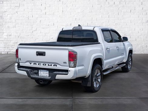 Used 2018 Toyota Tacoma Limited RWD image 7