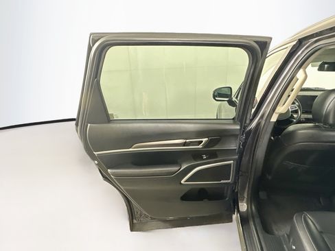 Used 2025 Kia Telluride S FWD image 27