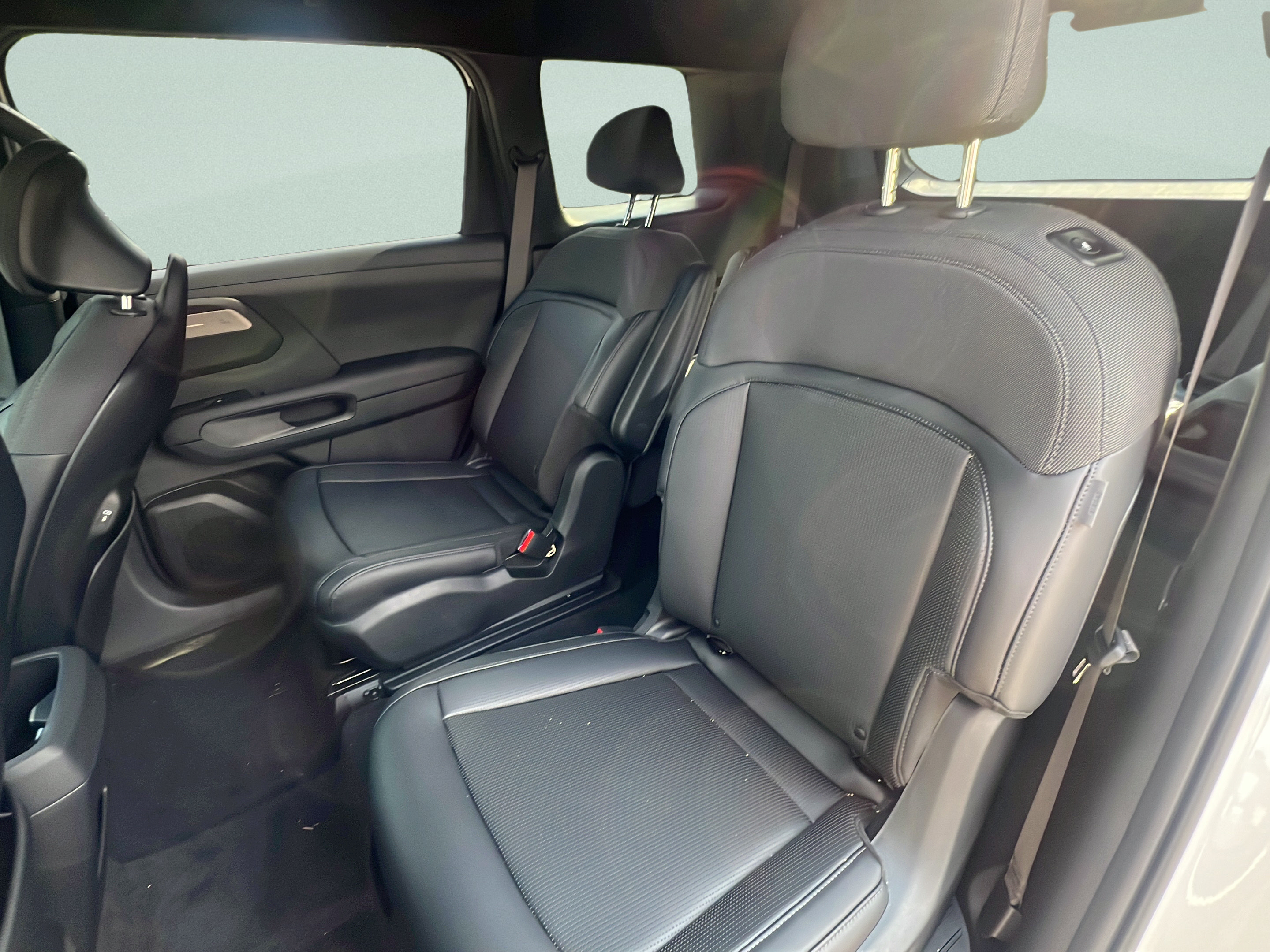New 2027 Kia Telluride S w/ Towing Package FWD image 13