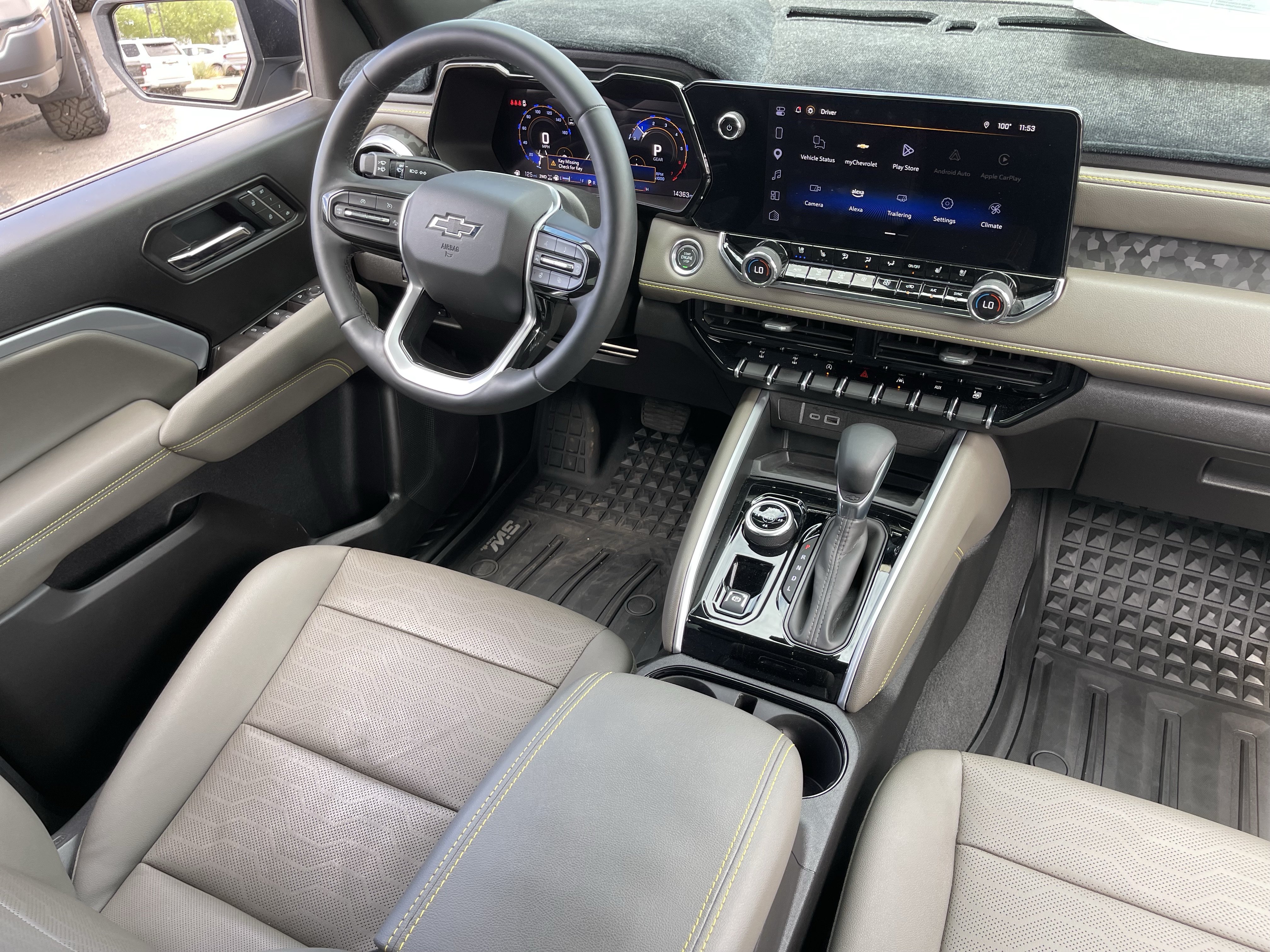Used 2025 Chevrolet Colorado ZR2 w/ Technology Package AWD/4WD image 15