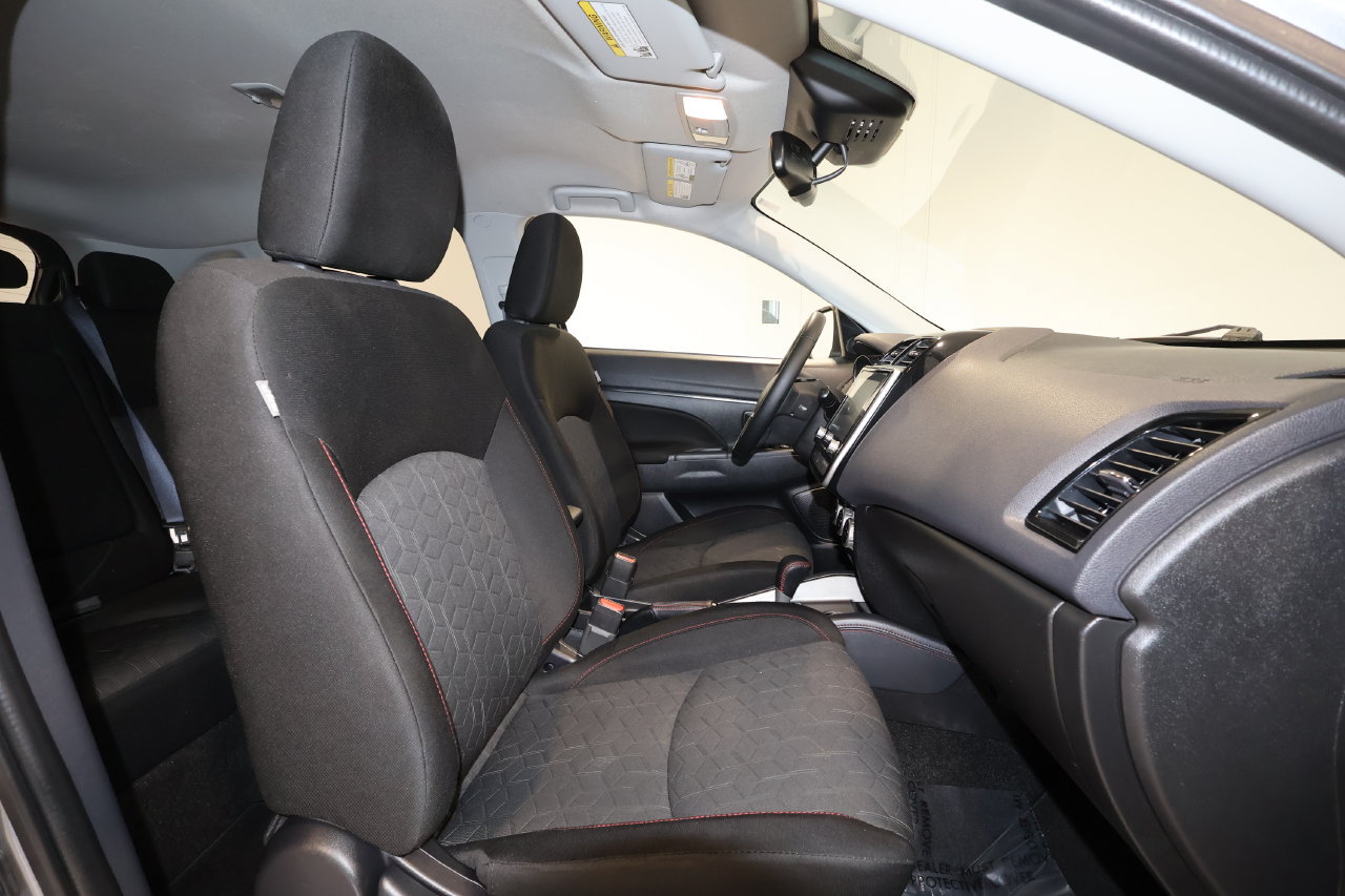 Used 2025 Mitsubishi Outlander Sport LE AWD/4WD image 25