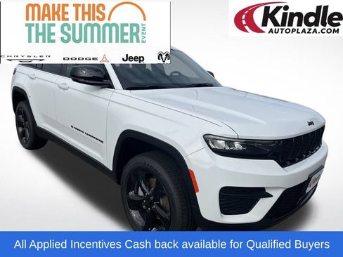 New 2025 Jeep Grand Cherokee Altitude AWD/4WD image 1