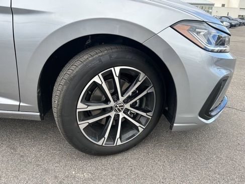 Used 2026 Volkswagen Jetta Sport image 12