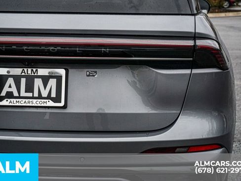 Used 2024 Lincoln Nautilus Reserve w/ Equipment Group 202A image 13