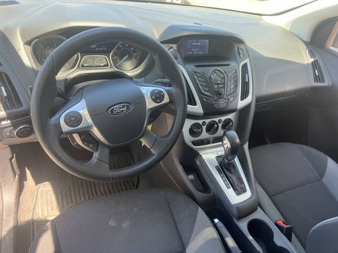 Used 2014 Ford Focus SE FWD image 14