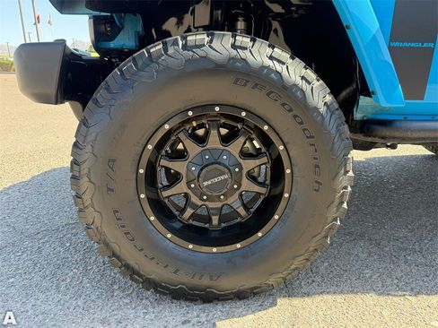 Used 2017 Jeep Wrangler Freedom Edition image 10