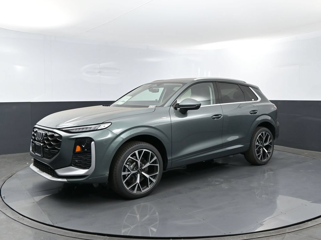 New 2026 Audi Q3 quattro 2.0T AWD/4WD image 1