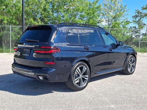 Used 2025 BMW X7 xDrive40i w/ M Sport Package AWD/4WD image 6