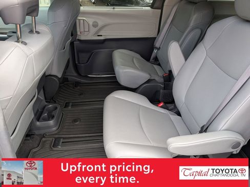 Used 2024 Toyota Sienna XLE image 11
