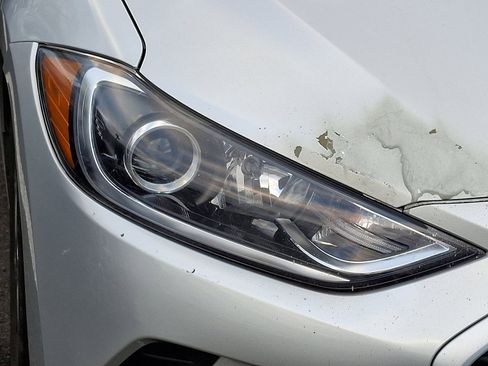 Used 2018 Hyundai Elantra SEL w/ Cargo Package image 9