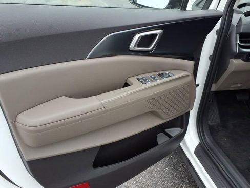 New 2026 Kia Carnival LXS FWD image 12