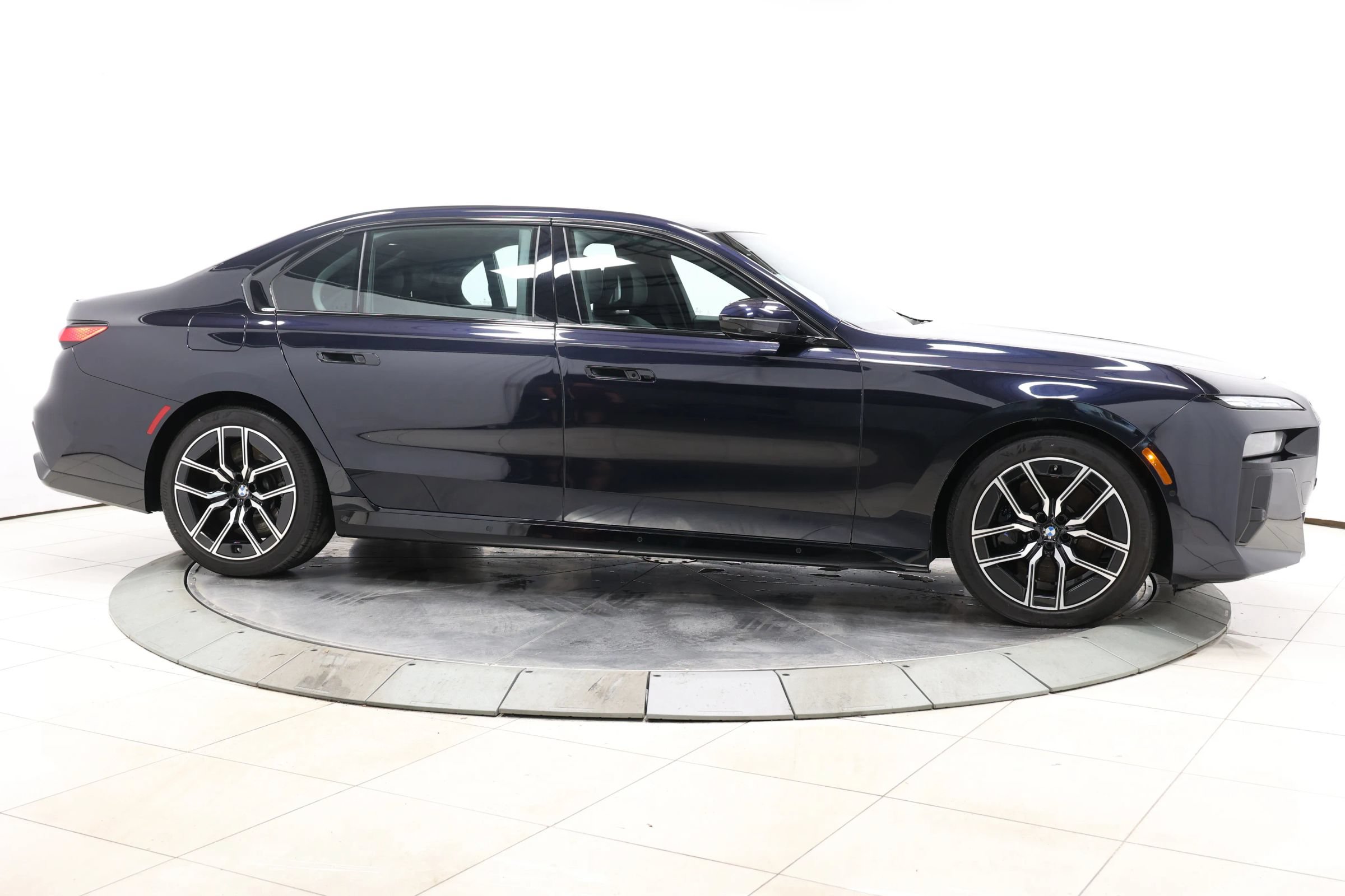 Used 2024 BMW 760i xDrive w/ Executive Package AWD/4WD image 69