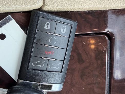 Used 2013 Cadillac Escalade Luxury AWD/4WD image 14