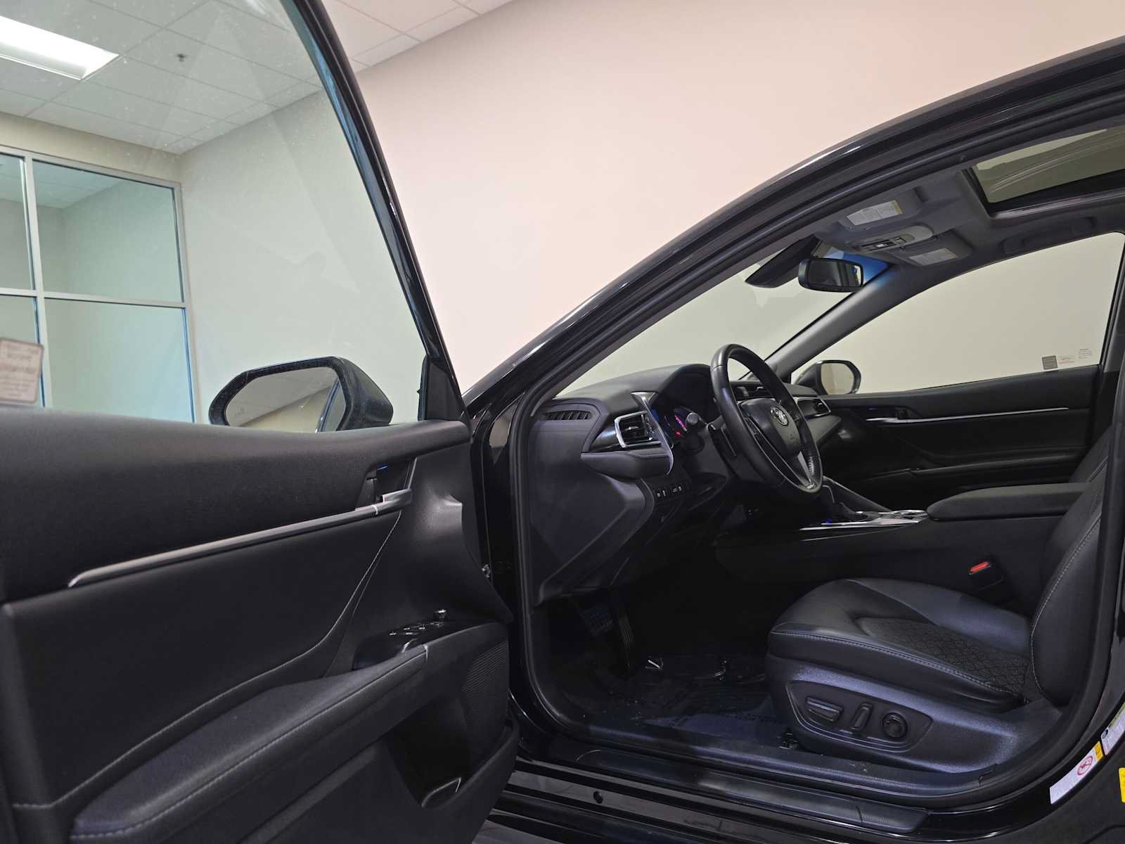 Used 2018 Toyota Camry XSE w/ Audio Package FWD image 23