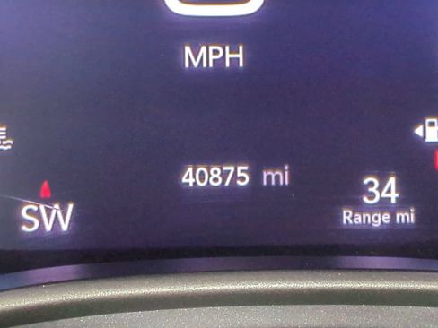 Used 2021 Chrysler Pacifica Touring-L w/ Uconnect Theater Family Group FWD image 38