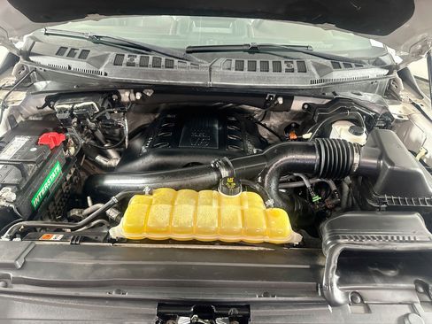 Used 2015 Ford F150 Platinum w/ Equipment Group 701A Luxury AWD/4WD image 31
