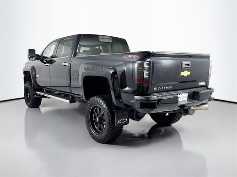 Used 2015 Chevrolet Silverado 3500 High Country image 8