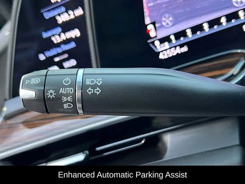 Used 2023 Cadillac Escalade ESV Premium Luxury image 19