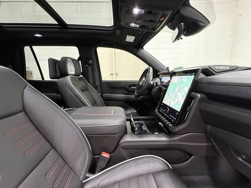 Used 2025 GMC Yukon AT4 Ultimate AWD/4WD image 54