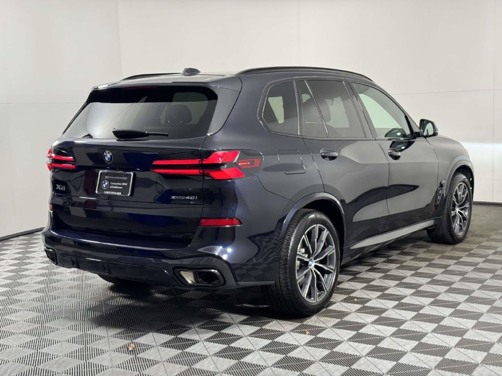 Used 2025 BMW X5 xDrive40i w/ M Sport Package AWD/4WD image 10