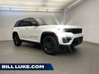 New 2025 Jeep Grand Cherokee Limited w/ Trailer Tow Package AWD/4WD video 1
