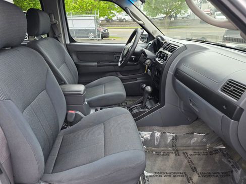 Used 2004 Nissan Frontier S/C AWD/4WD image 11