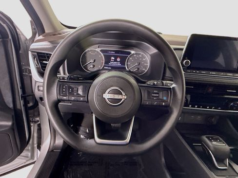 Used 2023 Nissan Rogue SV FWD image 13