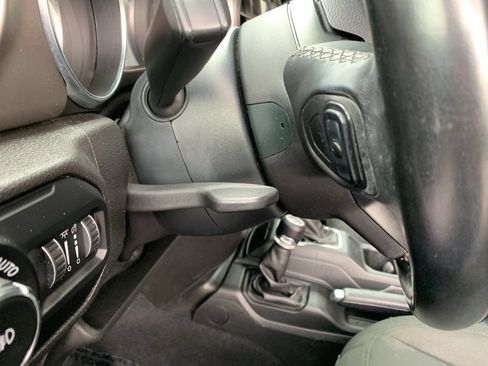 Used 2020 Jeep Wrangler Sport AWD/4WD image 35
