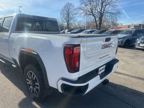 Used 2023 GMC Sierra 2500 AT4 w/ AT4 Premium Plus Package image 8