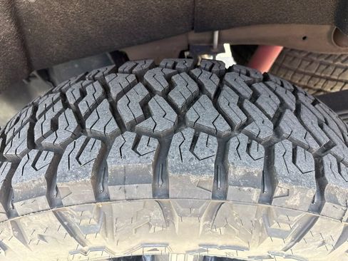 Used 2024 GMC Sierra 2500 AT4 w/ AT4 Preferred Package AWD/4WD image 35
