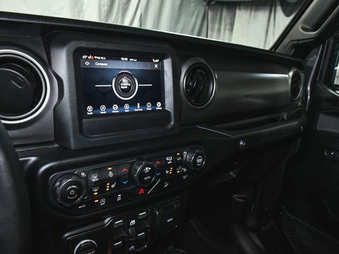 Used 2019 Jeep Wrangler Unlimited Sport S image 26