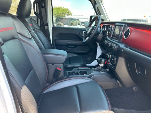 Used 2023 Jeep Gladiator Rubicon w/ LED Lighting Group AWD/4WD image 19